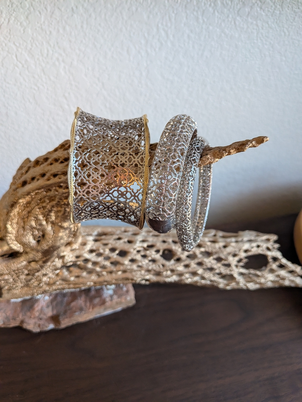 Kendra Scott - Filigree Bracelet Set - Silver & Gold Tones - Excellent Condition - Picture 8 of 8